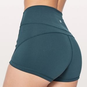 Lululemon In Movement High Rise Short 2.5"